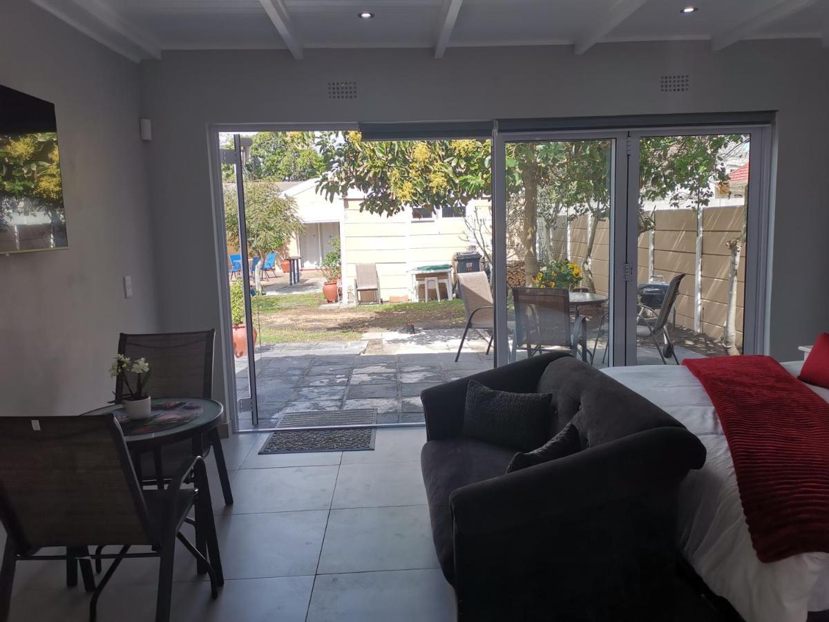 Joy'S Place Hotel Cape Town Exterior photo